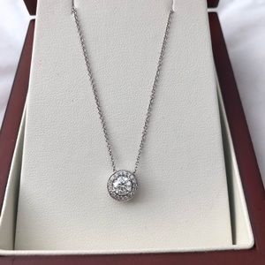 14k white gold, diamond pendant necklace.